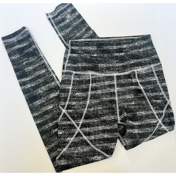Albion Fit High Waisted Stride Leggings Moonright Stripe Size Small, Full Length - Picture 1 of 8